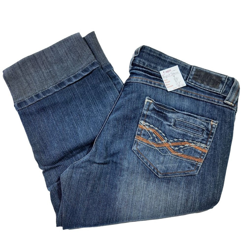 NWT Women's Denim Blue Capri Jeans Size 9